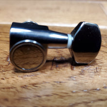 Load image into Gallery viewer, Fender 6-In-Line Standard Cast / Sealed Tuning Machines - Chrome
